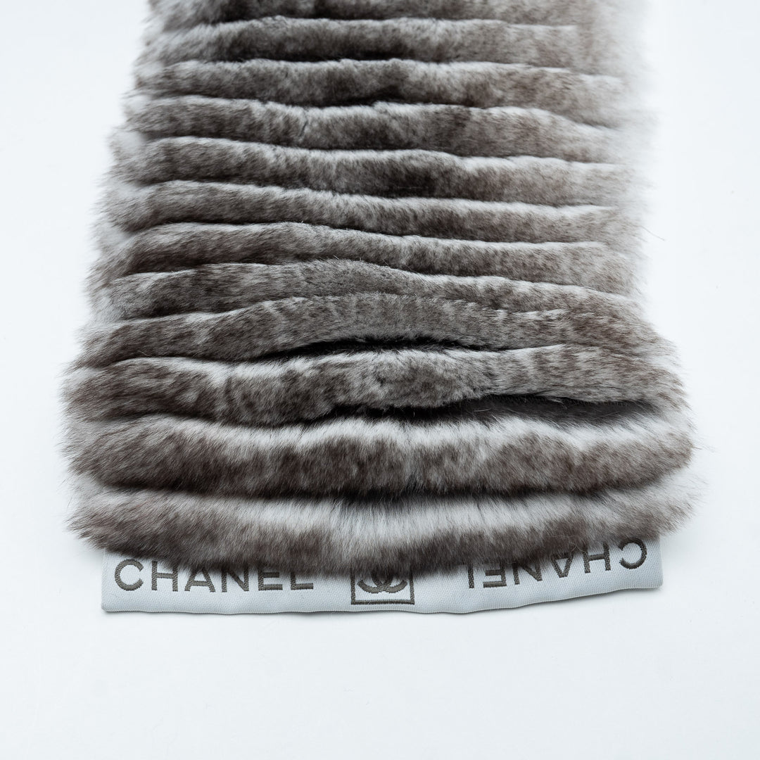 Pre-Loved Chanel™ Grey & White Orylag Rabbit Fur Scarf