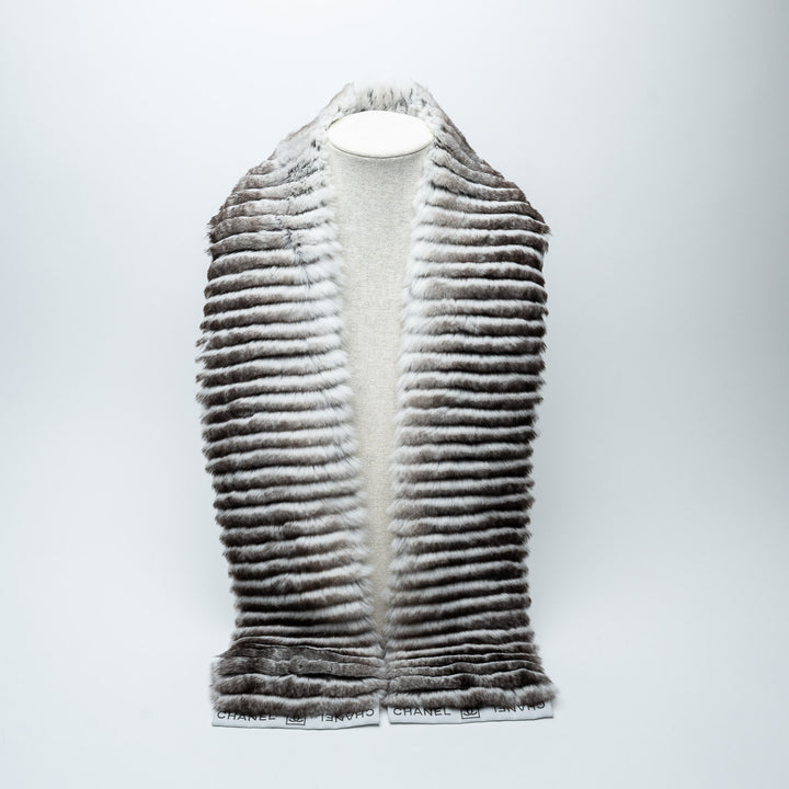 Pre-Loved Chanel™ Grey & White Orylag Rabbit Fur Scarf