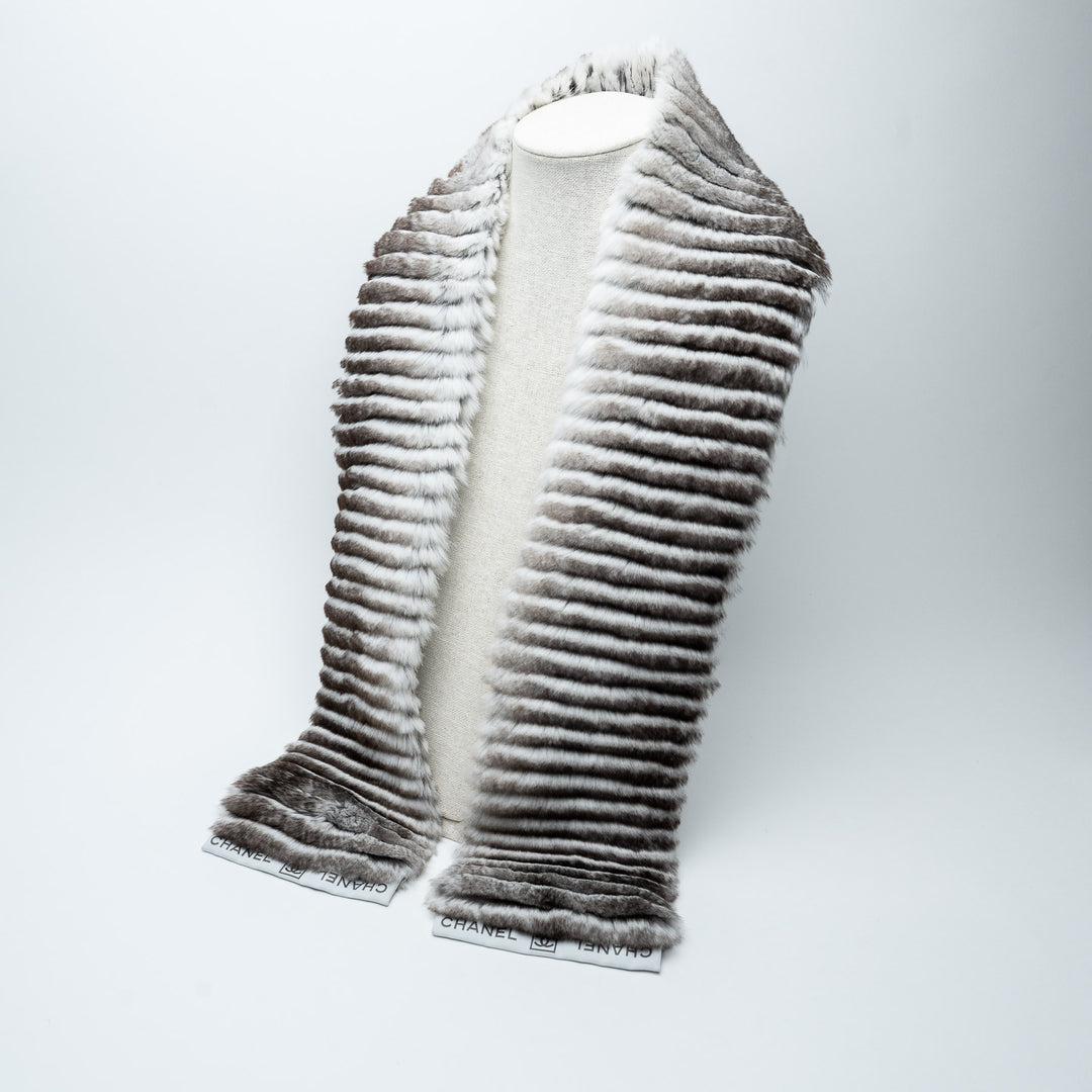 Pre-Loved Chanel™ Grey & White Orylag Rabbit Fur Scarf