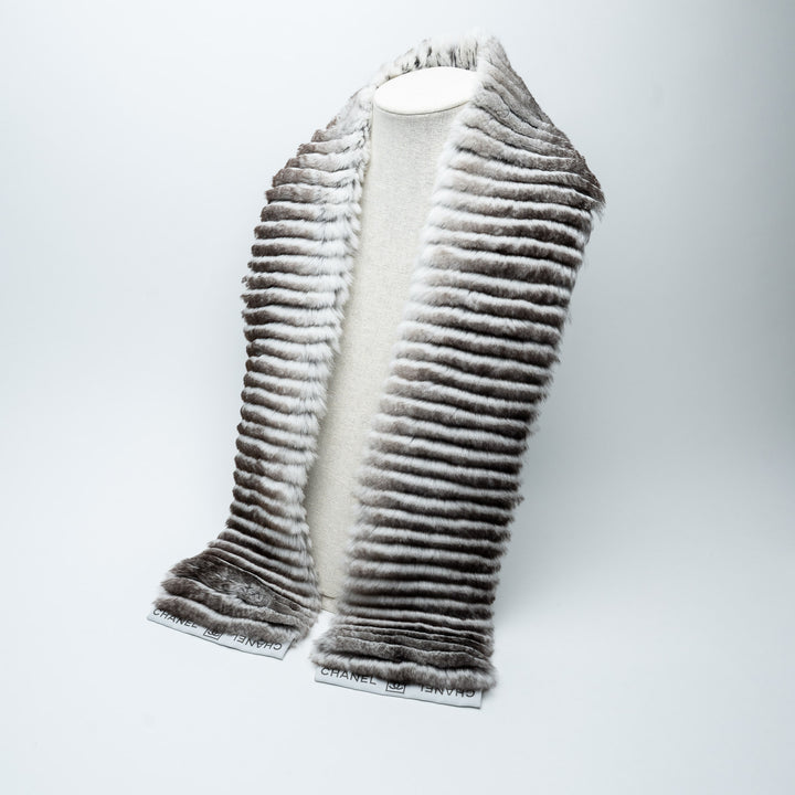 Pre-Loved Chanel™ Grey & White Orylag Rabbit Fur Scarf