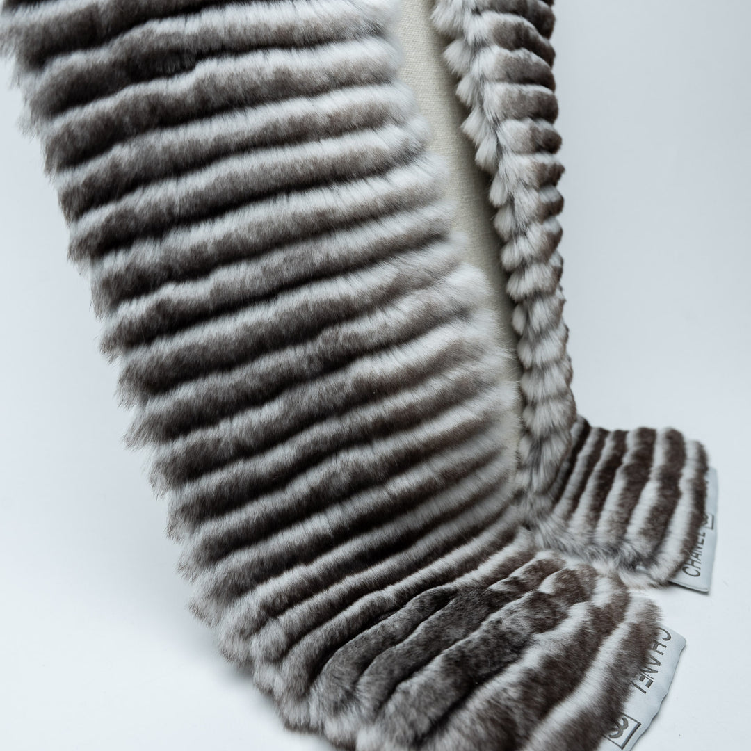 Pre-Loved Chanel™ Grey & White Orylag Rabbit Fur Scarf