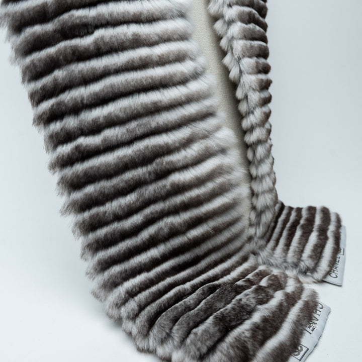 Pre-Loved Chanel™ Grey & White Orylag Rabbit Fur Scarf