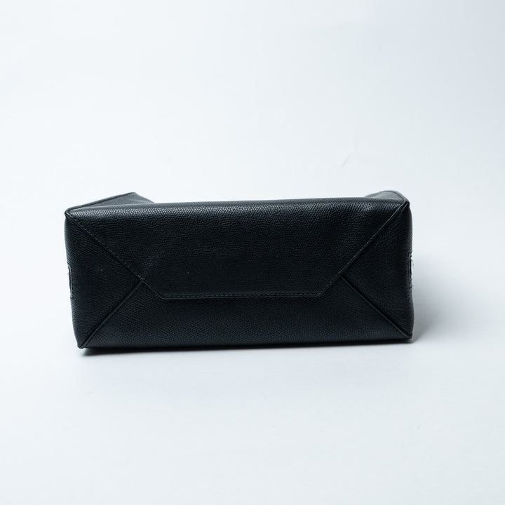 Black Grained Leather Papier A4 Zip Around Tote Bag. (view 5)