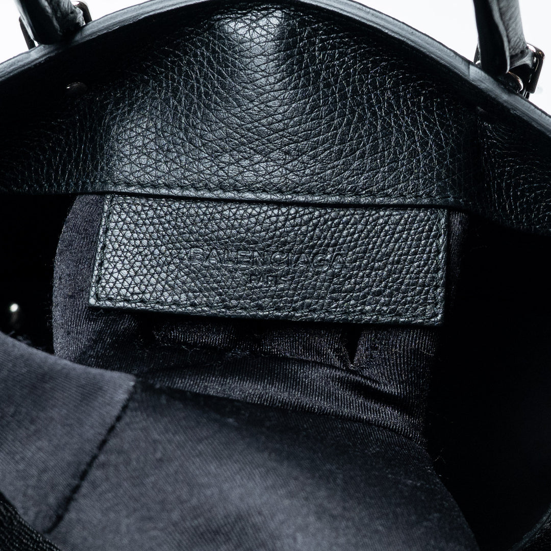 Black Grained Leather Papier A4 Zip Around Tote Bag. (view 9)