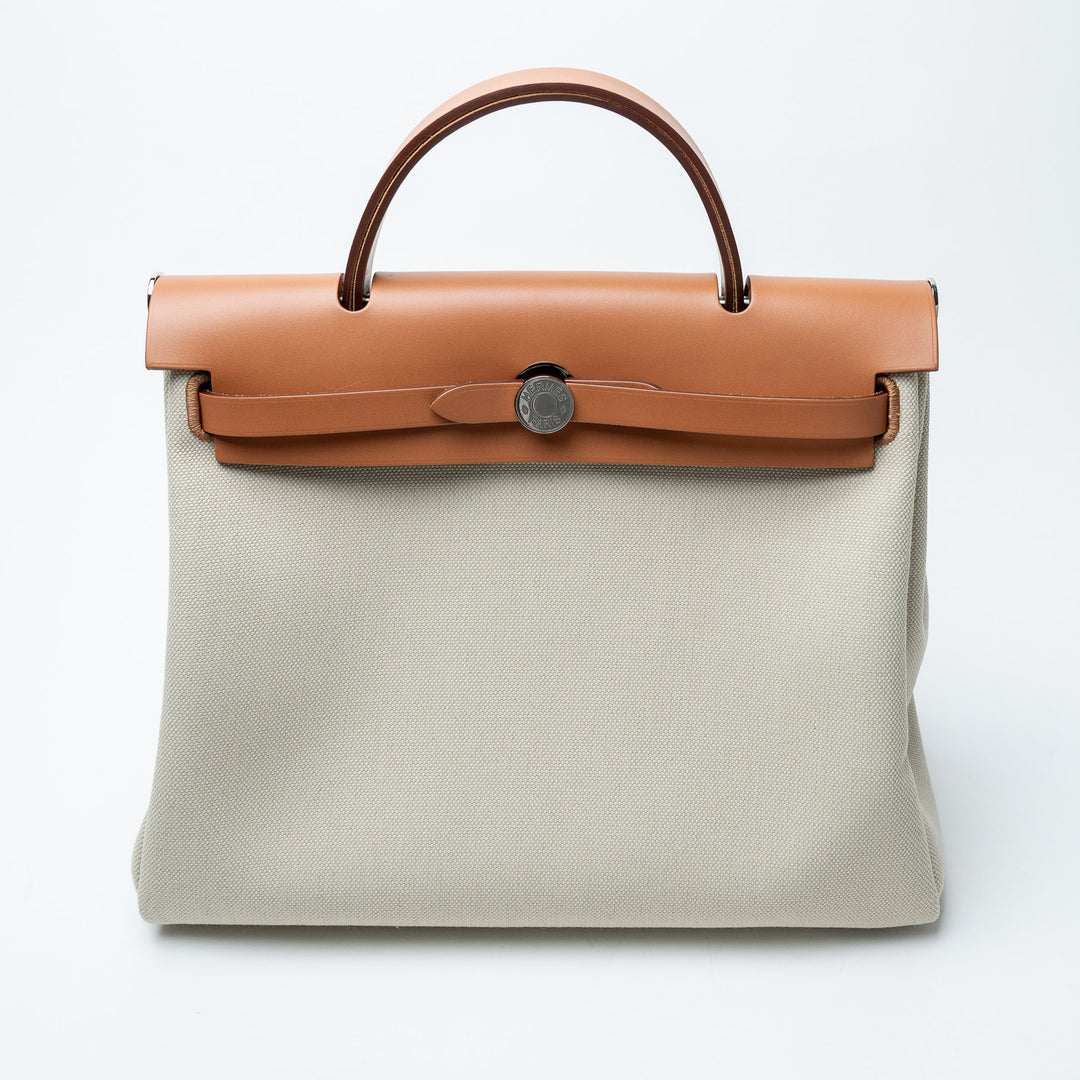 Béton Canvas and Naturel Vache Hunter Leather Herbag 31. (view 4)