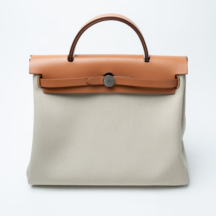 Béton Canvas and Naturel Vache Hunter Leather Herbag 31. (view 4)