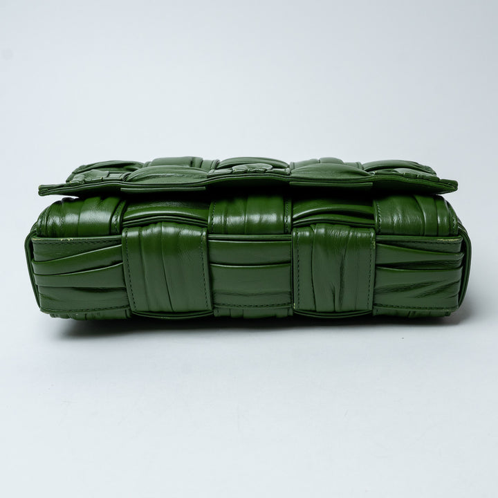 Green Intrecciato Leather Plissé Cassette Shoulder Bag. (view 3)