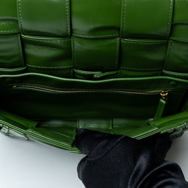 Green Intrecciato Leather Plissé Cassette Shoulder Bag. (view 6)