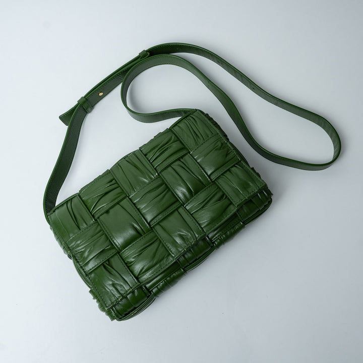 Green Intrecciato Leather Plissé Cassette Shoulder Bag. (view 8)