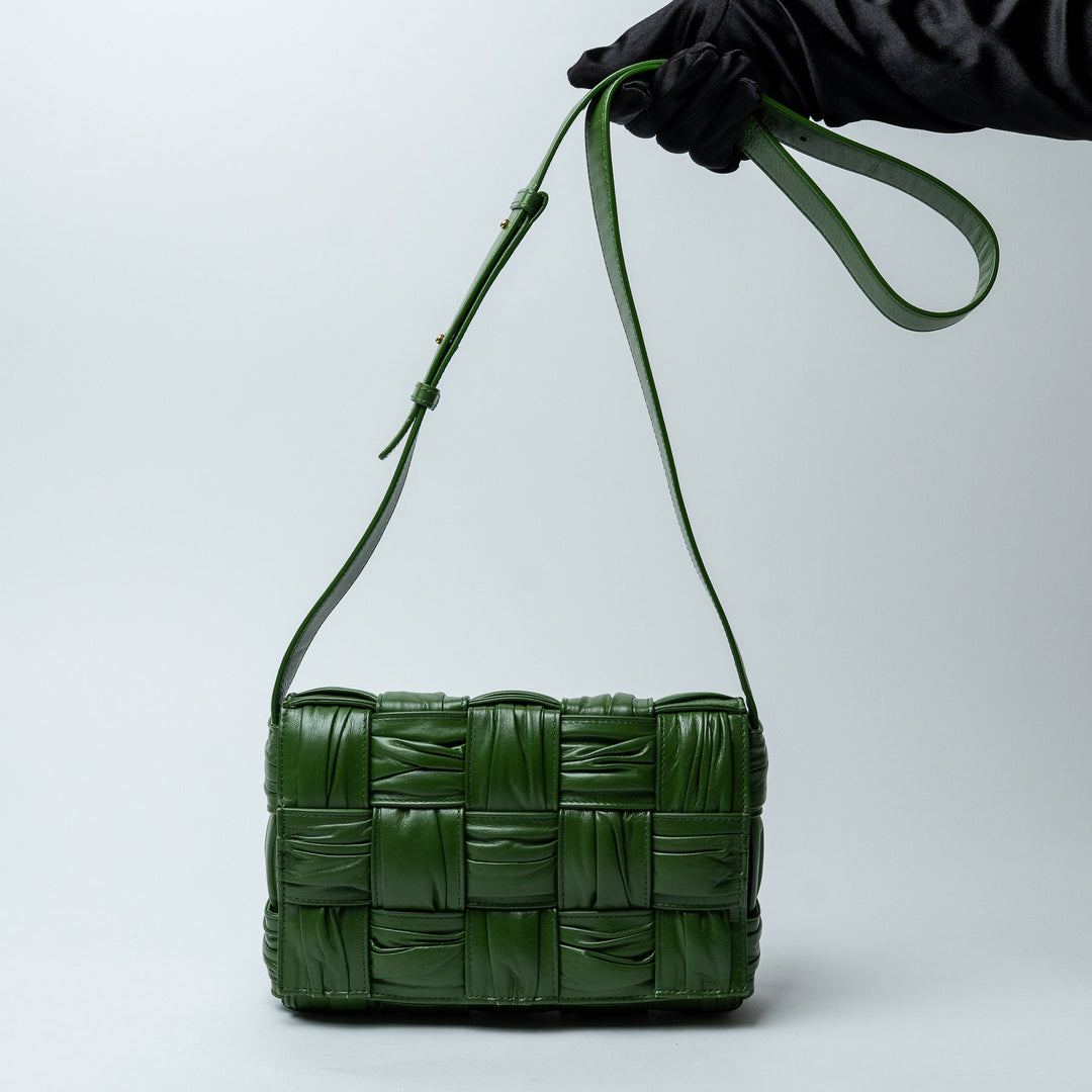 Green Intrecciato Leather Plissé Cassette Shoulder Bag. (view 9)