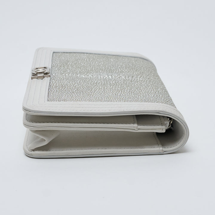 Silver Stingray and White Leather Boy Wallet on Chain. (view 3)