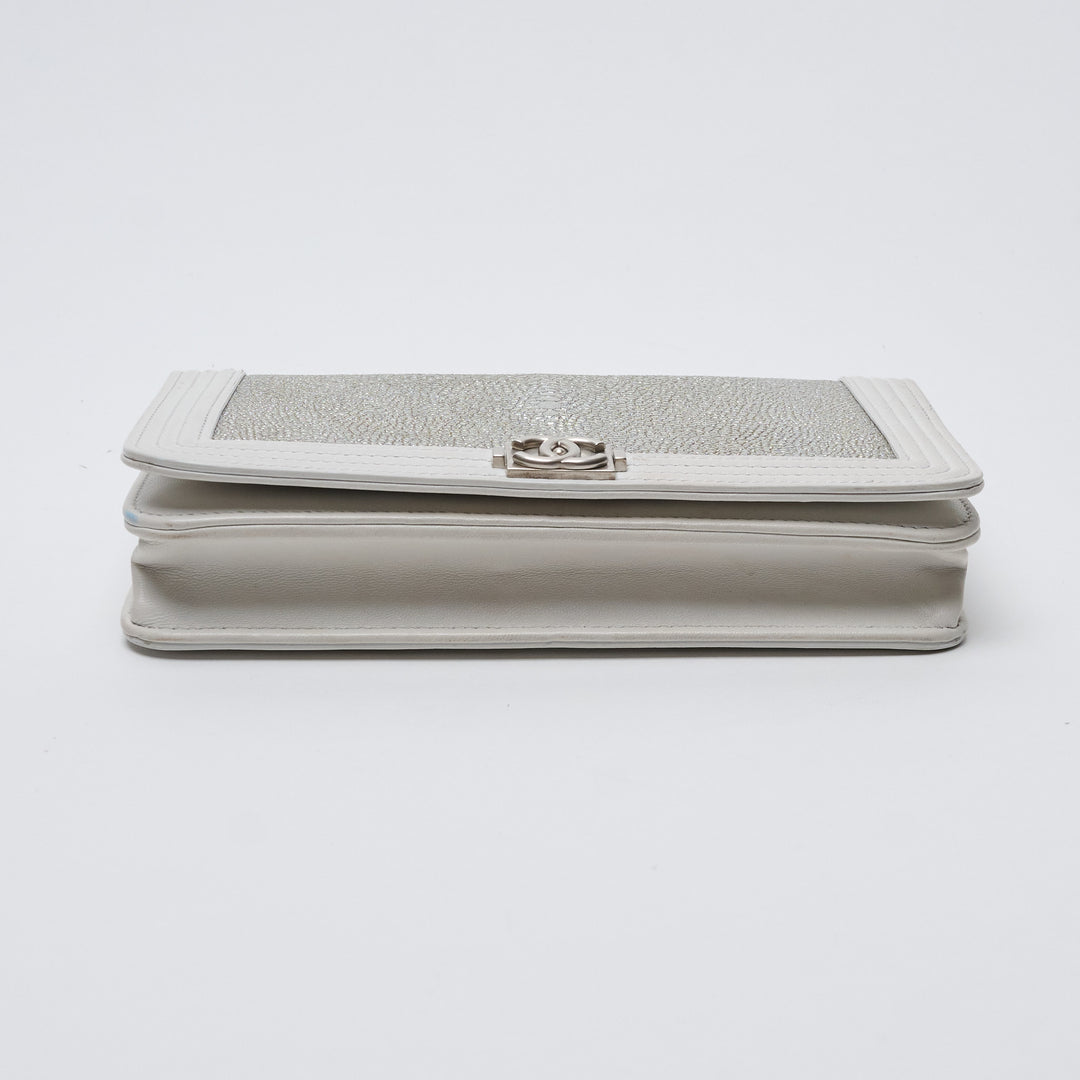 Silver Stingray and White Leather Boy Wallet on Chain. (view 5)