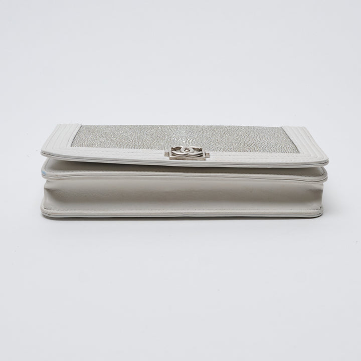Silver Stingray and White Leather Boy Wallet on Chain. (view 5)