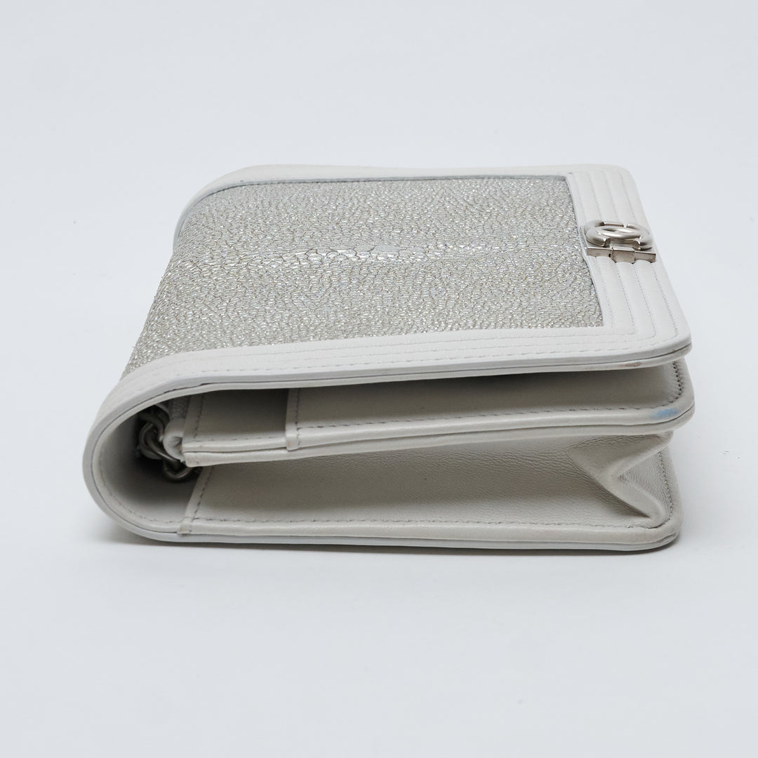 Silver Stingray and White Leather Boy Wallet on Chain. (view 6)