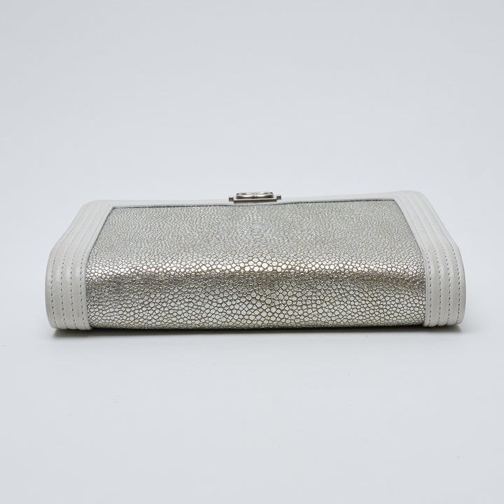 Silver Stingray and White Leather Boy Wallet on Chain. (view 7)