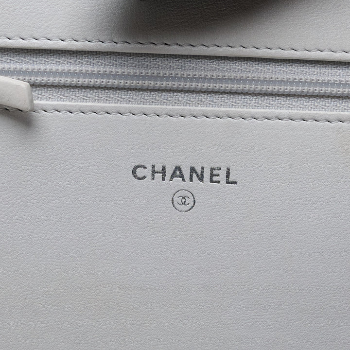 Silver Stingray and White Leather Boy Wallet on Chain. (view 10)