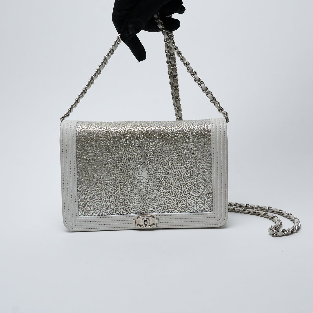 Silver Stingray and White Leather Boy Wallet on Chain. (view 11)