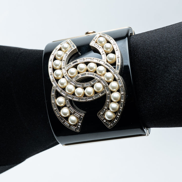 Black Resin Faux Pearl Cuff Bracelet. (view 4)