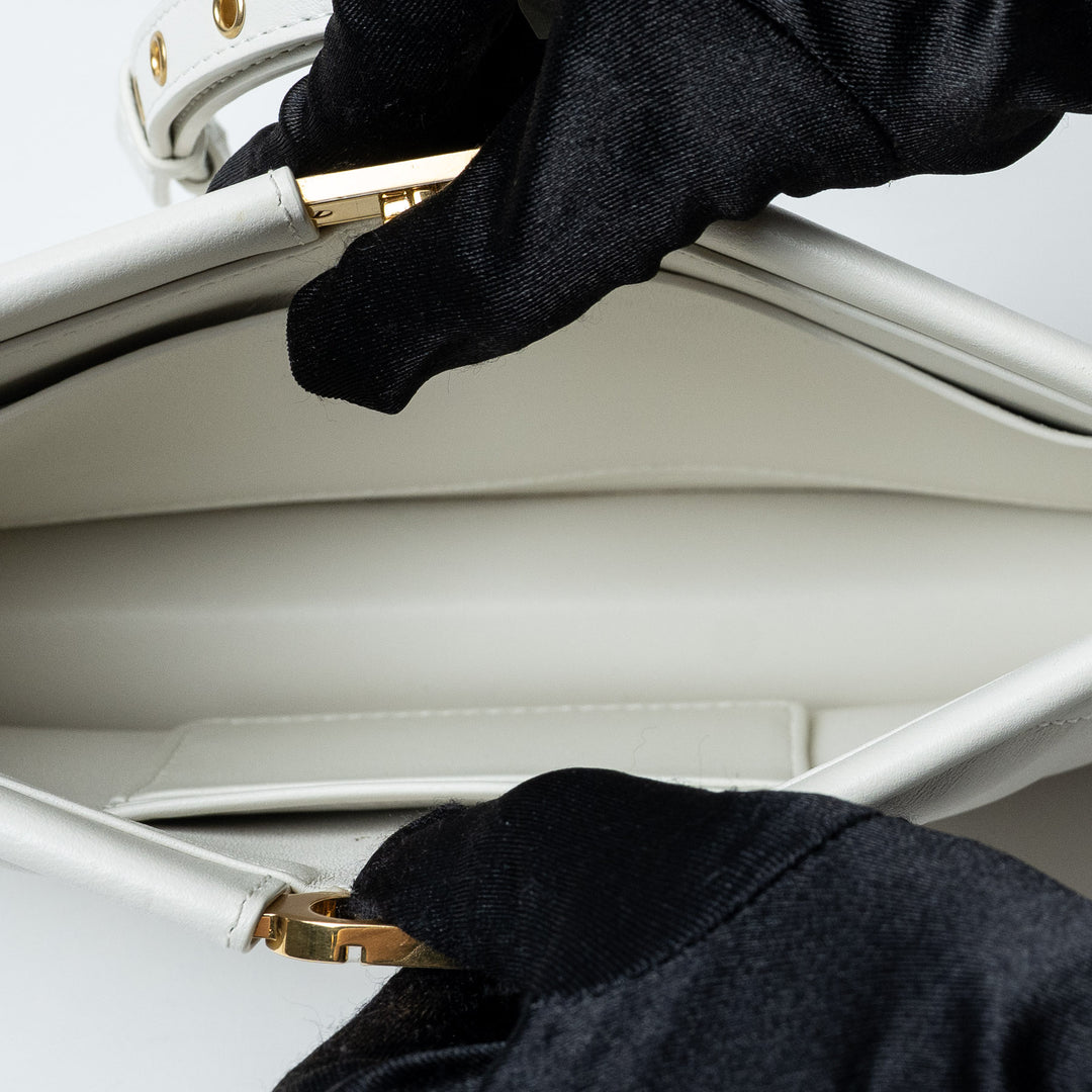 White Cannage Calfskin Leather Caro Colle Noire Clutch. (view 9)