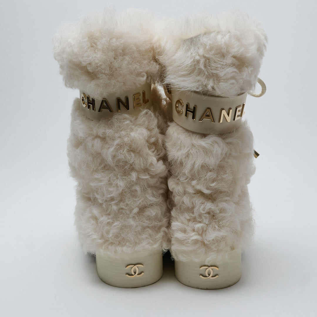 Ivory Shearling Lace-Up Boots. (view 4)