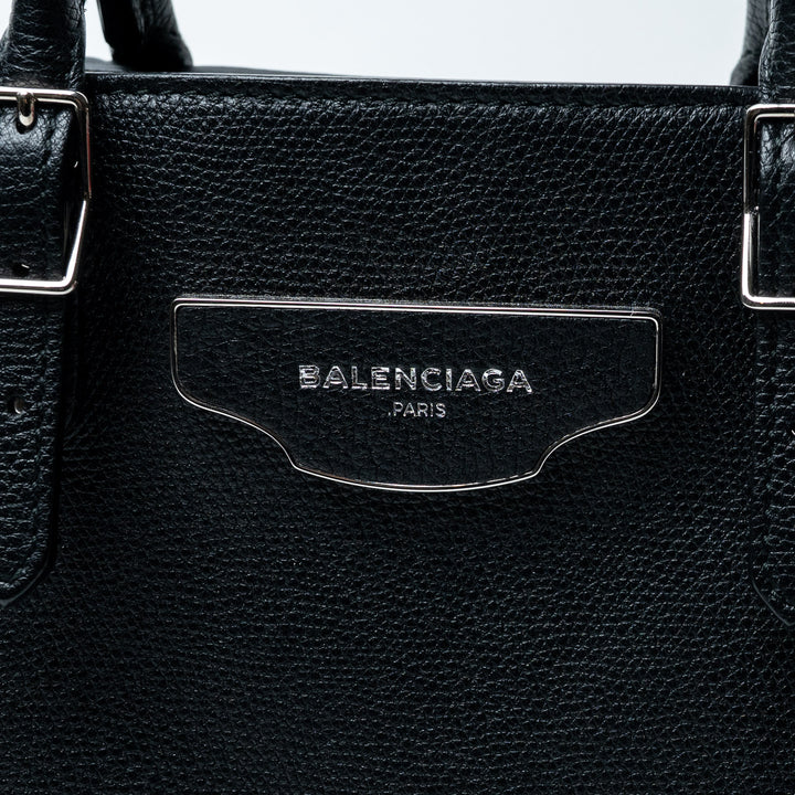 Black Grained Leather Papier A4 Zip Around Tote Bag. (view 2)