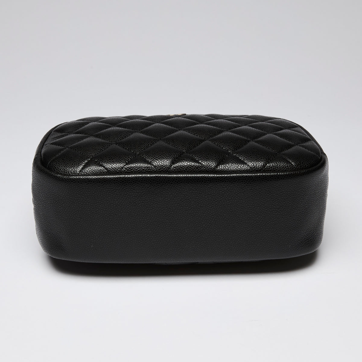 Pre-Loved Chanel ™ Black Grained Leather Cosmetic Pouch