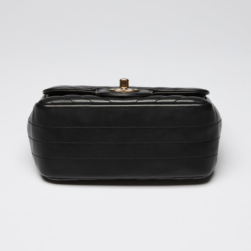 Pre-Loved Chanel ™ Black Square Chevron Mini Flap Bag