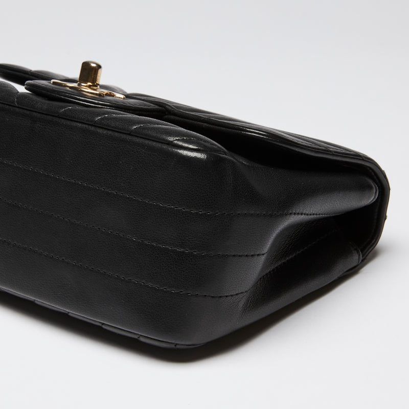 Pre-Loved Chanel ™ Black Square Chevron Mini Flap Bag