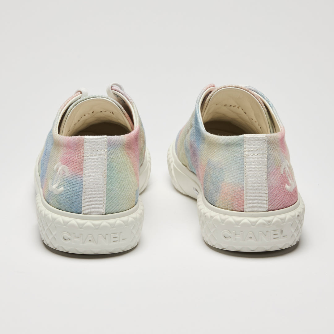 Pre-Loved Chanel™ Multicolor Quilted Fabric Sneakers Size 39.5