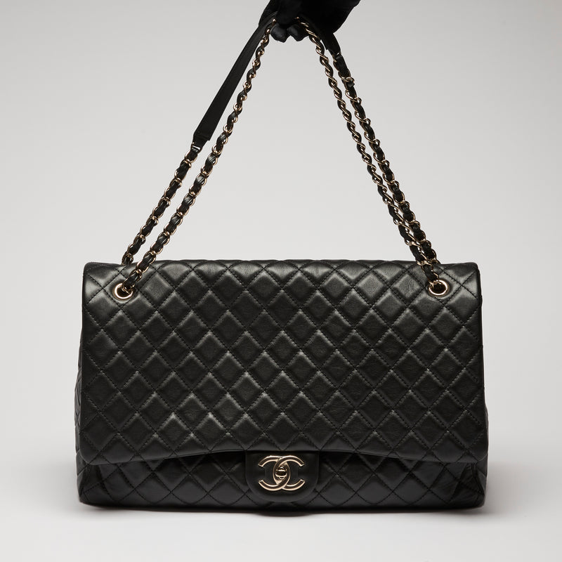 Pre-Loved Chanel™ Black Grained Leather XXL Flap Bag