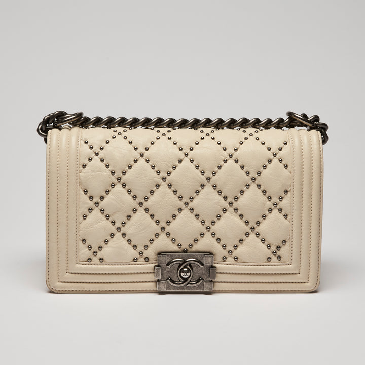 Pre-Loved Chanel™ Cream Grained Leather Boy Bag