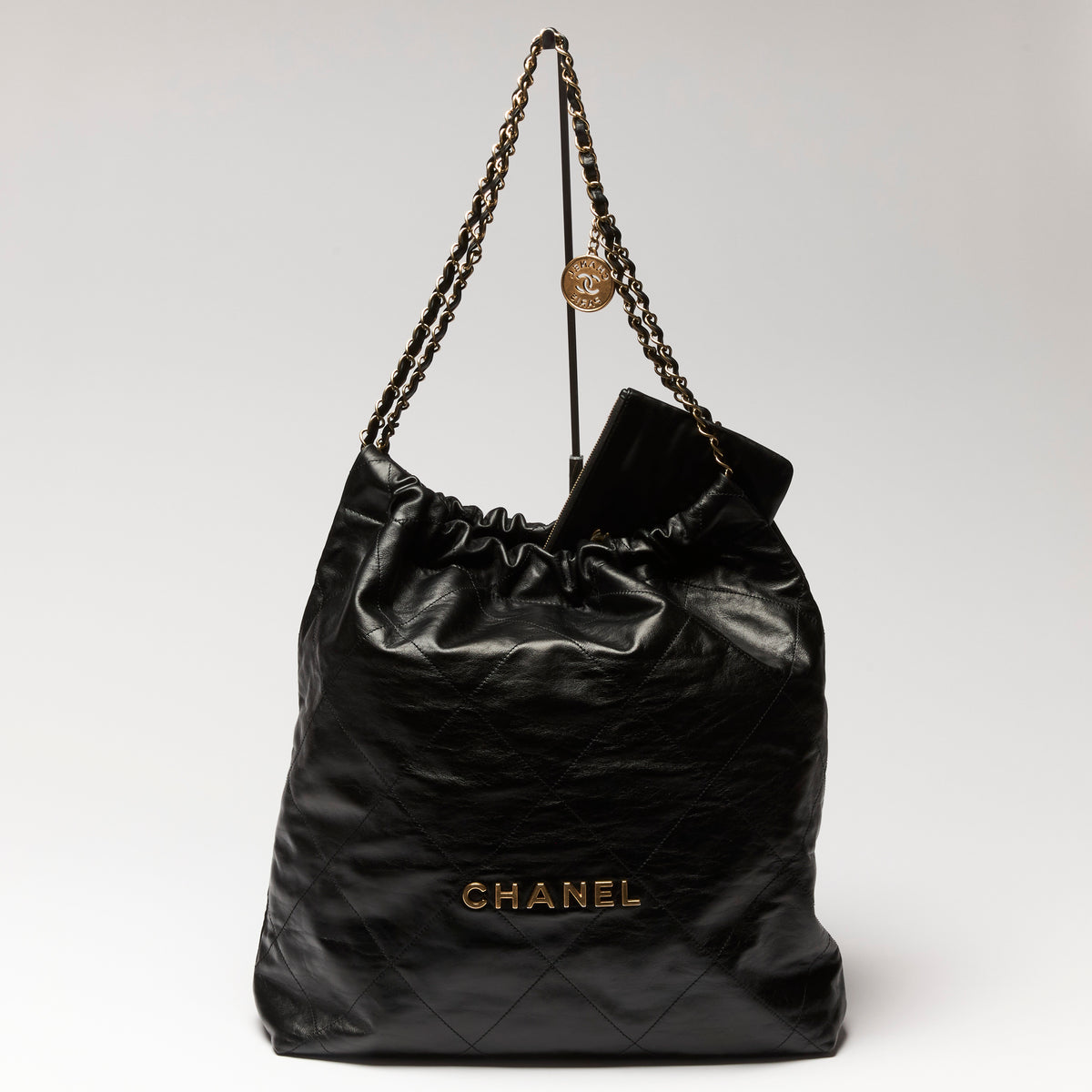 Pre-Loved Chanel™ Black Grained Leather 22 Large Shoulder Bag