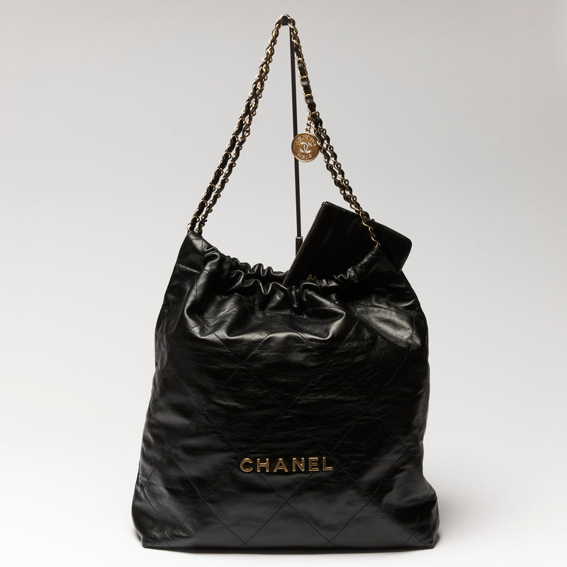 Pre-Loved Chanel™ Black Grained Leather 22 Large Shoulder Bag