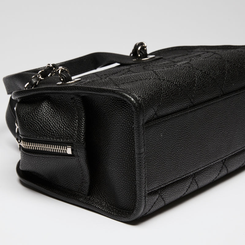 Pre-Loved Chanel ™ Black Pebbled Leather Bowler Bag