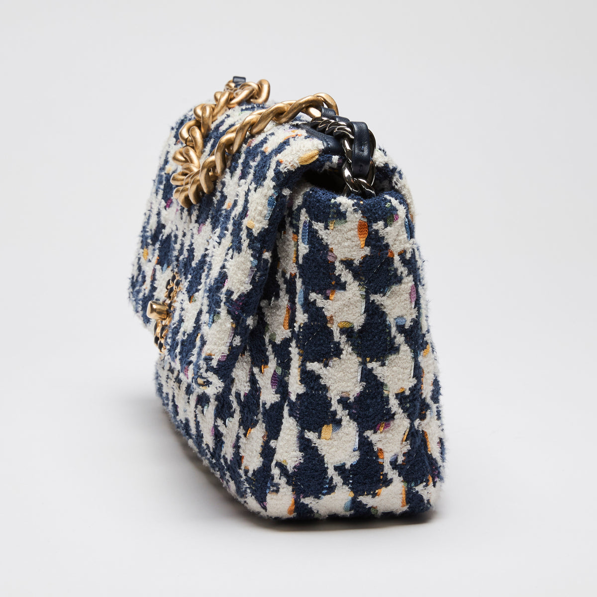 Excellent Pre-Loved Chanel Tweed Quilted Navy Blue Multicolor Small 19 Handbag (Side)