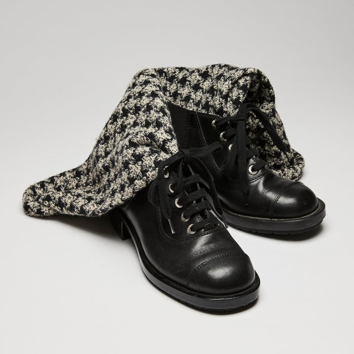 Pre-Loved Chanel ™ 2011 Black Tweed and Leather Boots Size 38