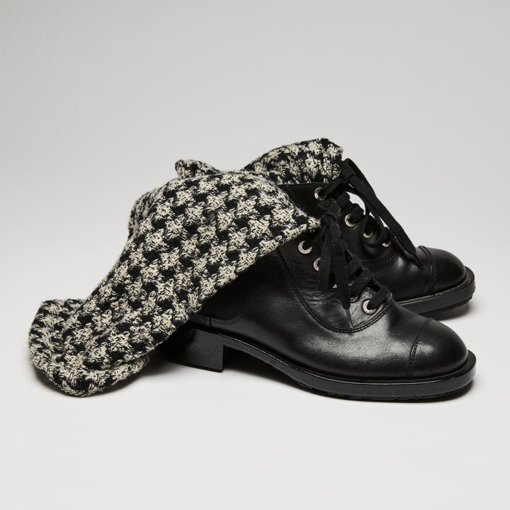 Pre-Loved Chanel ™ 2011 Black Tweed and Leather Boots Size 38