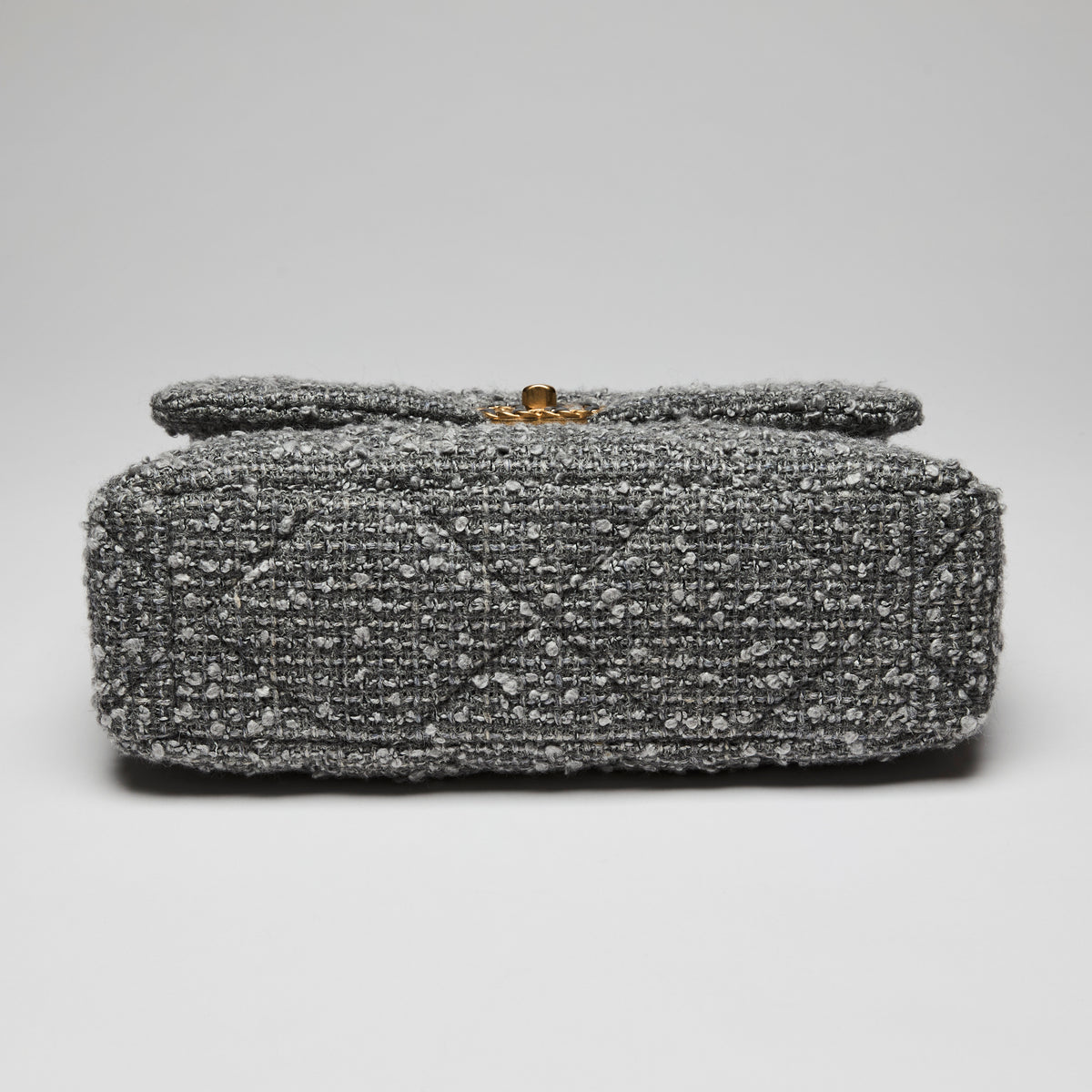 Pre-Loved Chanel ™ Large Grey Tweed Chanel 19 handbag