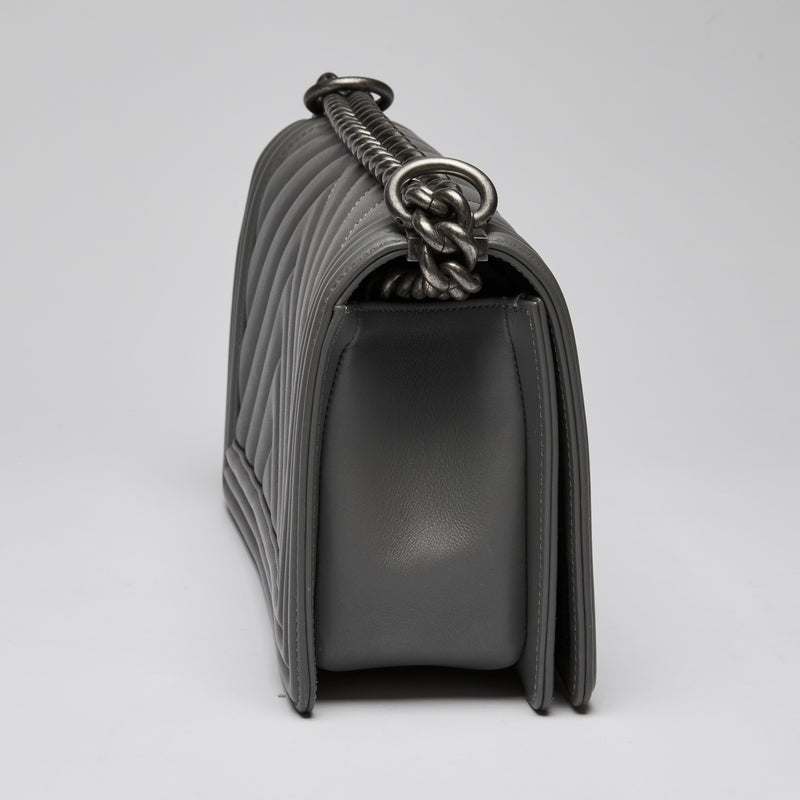 Pre-Loved Chanel ™ Grey Lambskin Boy Bag
