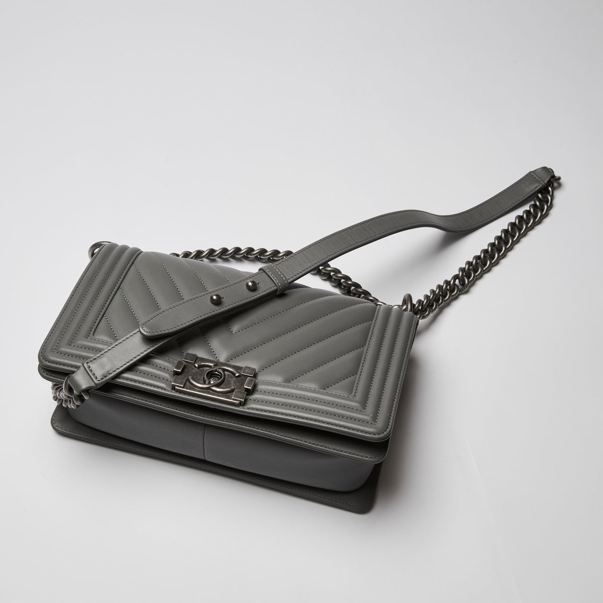Pre-Loved Chanel ™ Grey Lambskin Boy Bag