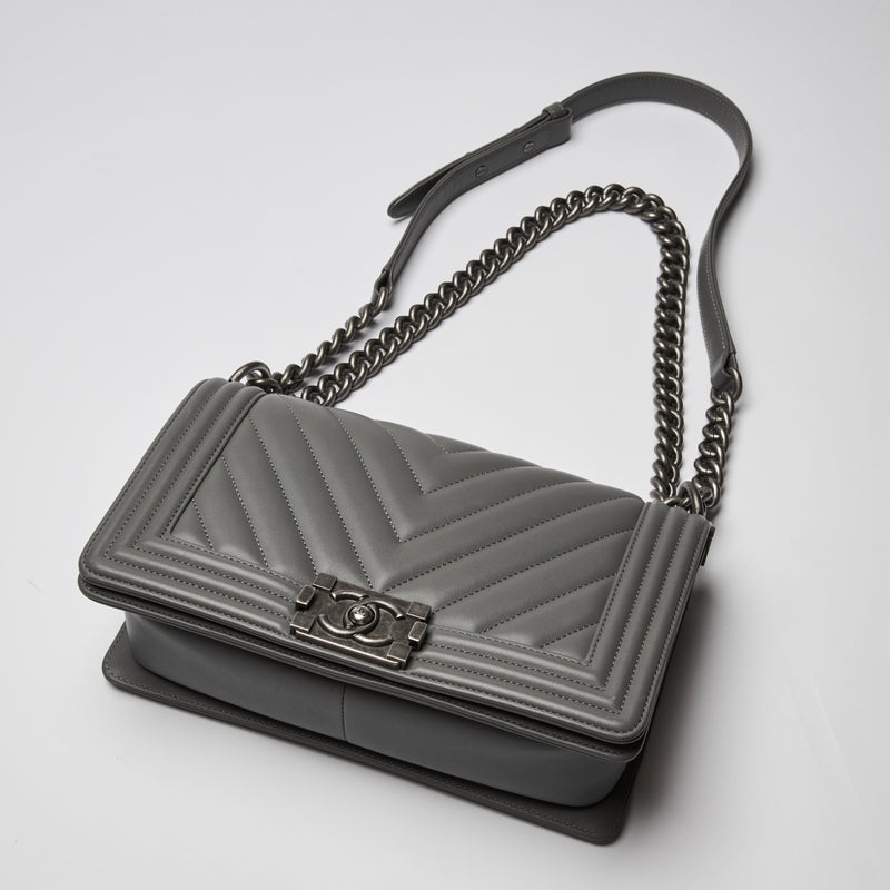 Pre-Loved Chanel ™ Grey Lambskin Boy Bag