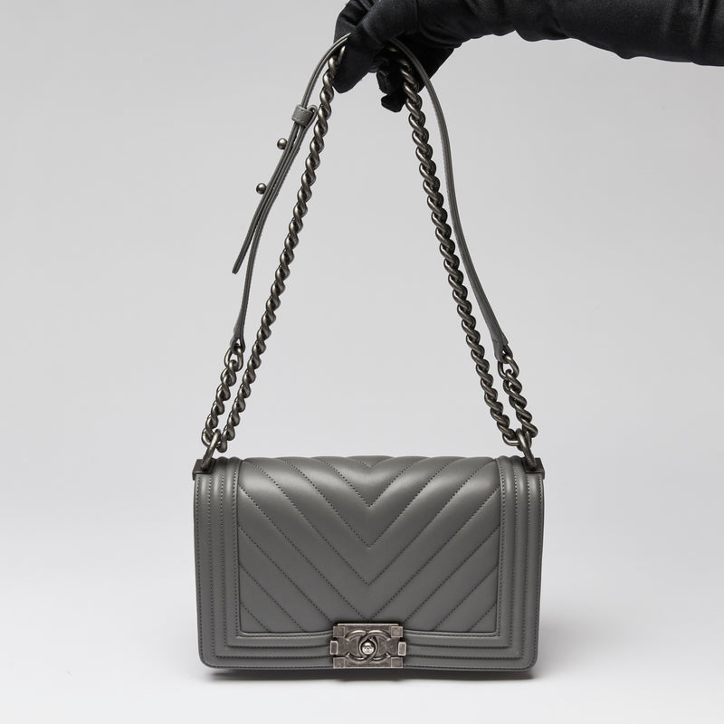 Pre-Loved Chanel ™ Grey Lambskin Boy Bag