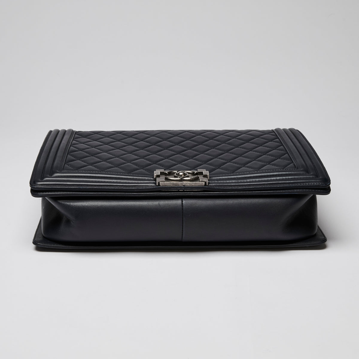 Pre-Loved Chanel ™ Large Navy Boy Bag Style Single Flap Bag with Gunmetal Hardware