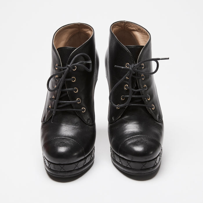 Pre-Loved Chanel™ Black Calfskin Leather Platform Heel Boots Size 38