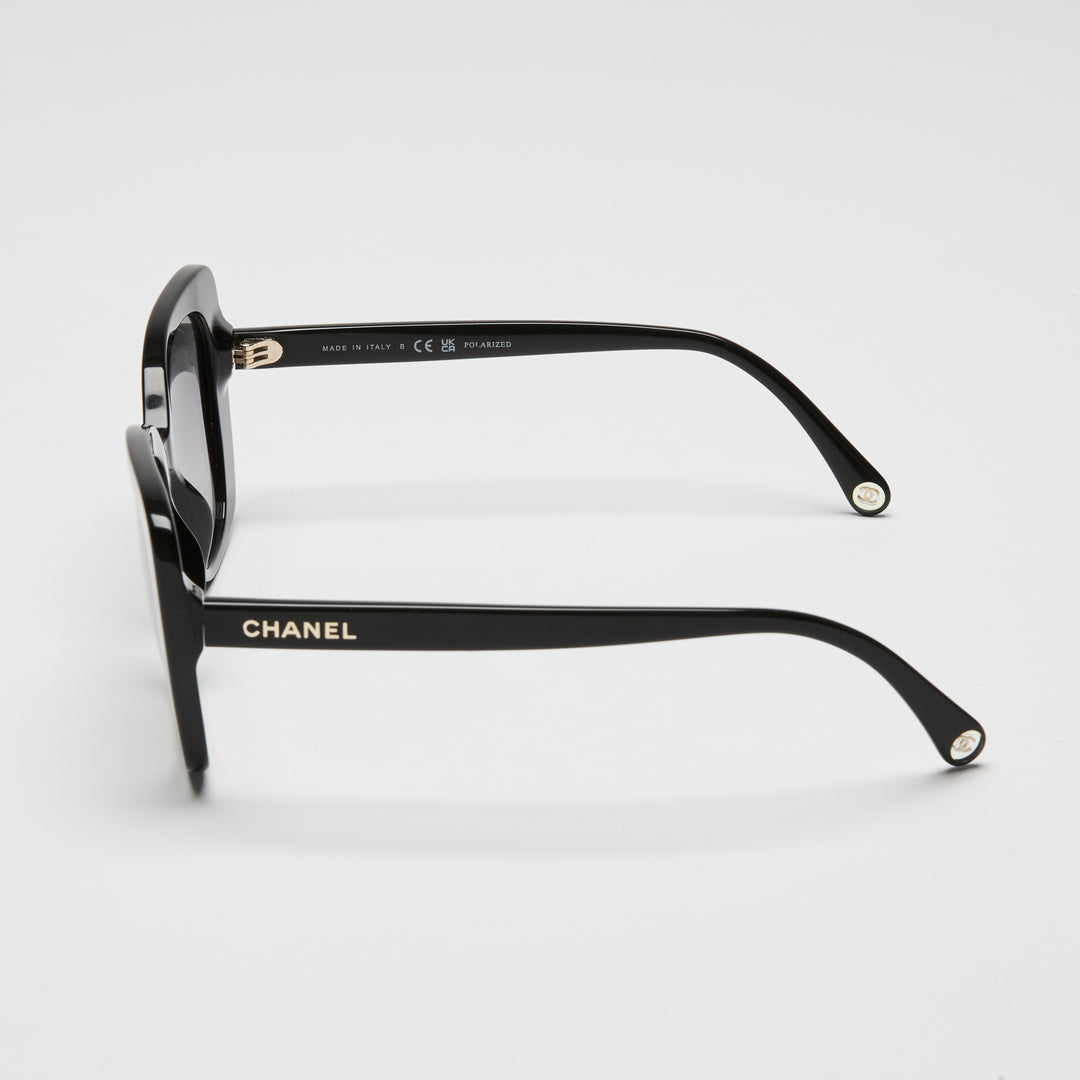 Pre-Loved Chanel™ Black Square Frame Sunglasses