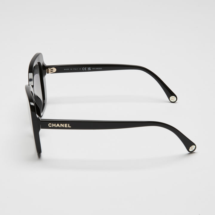 Pre-Loved Chanel™ Black Square Frame Sunglasses