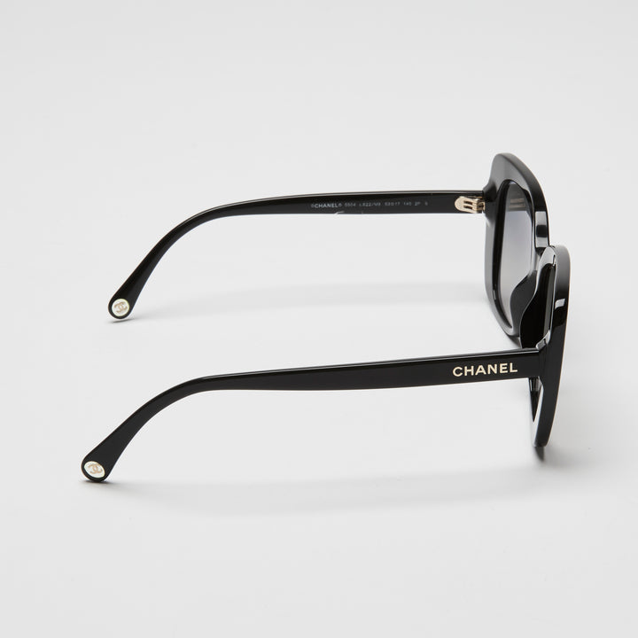 Pre-Loved Chanel™ Black Square Frame Sunglasses