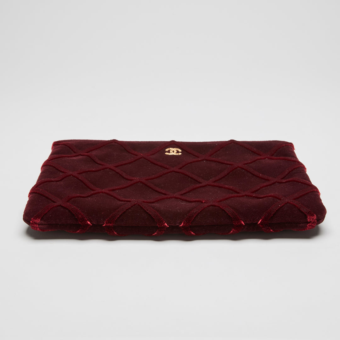 Pre-Loved Chanel™ Burgundy Velvet Quilted Clutch