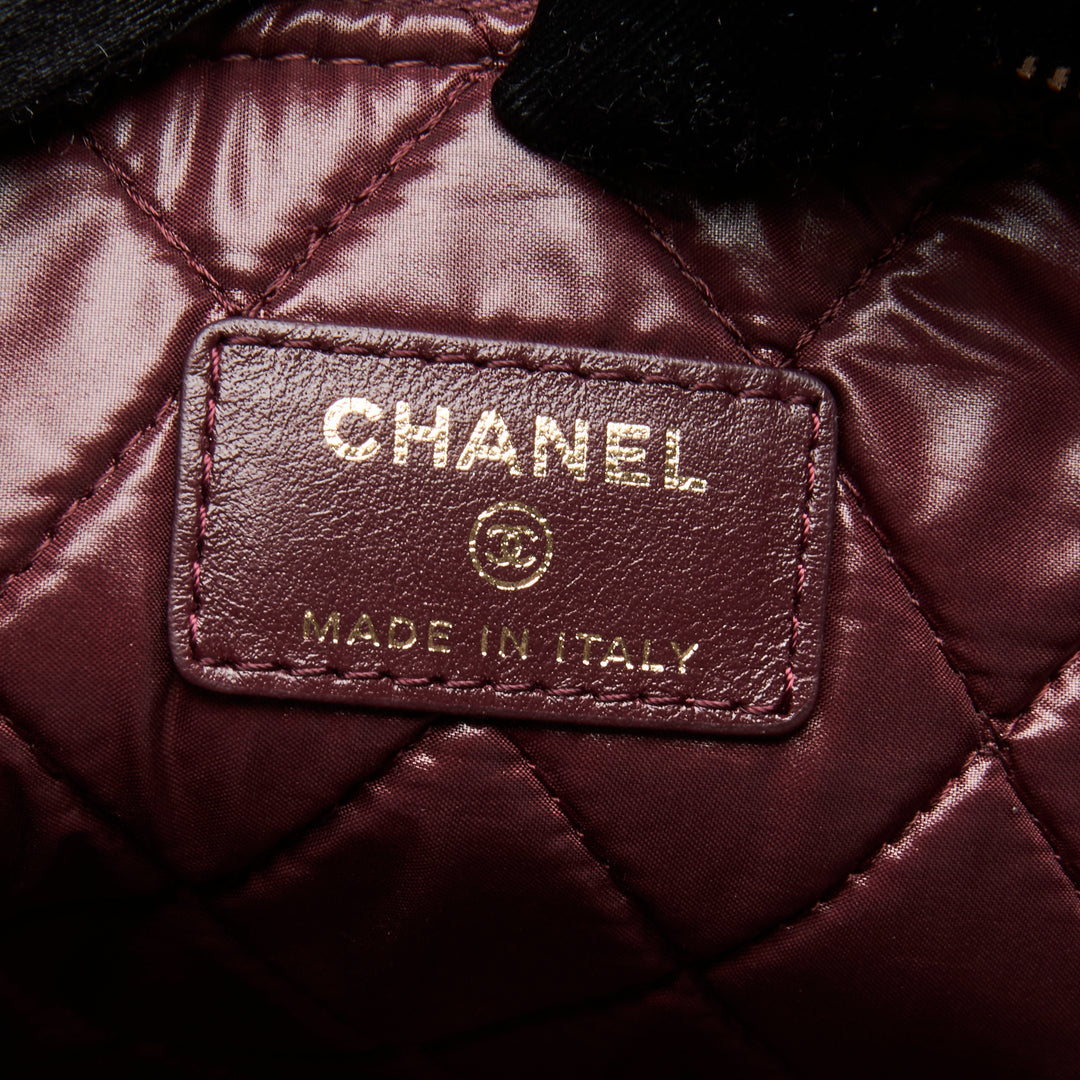 Pre-Loved Chanel™ Burgundy Velvet Quilted Clutch