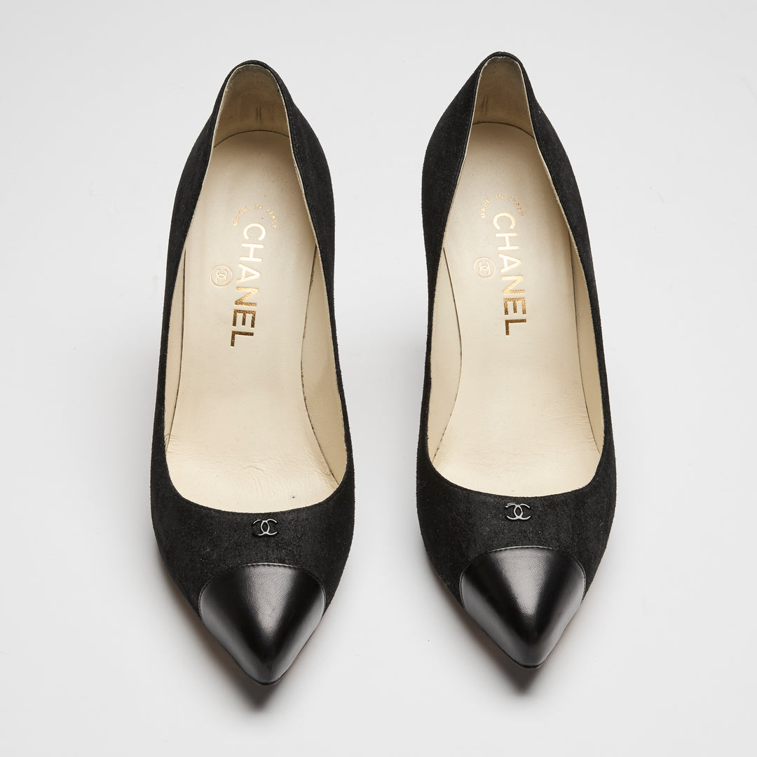 Pre-Loved Chanel™ Black Suede Pumps Size 38.5